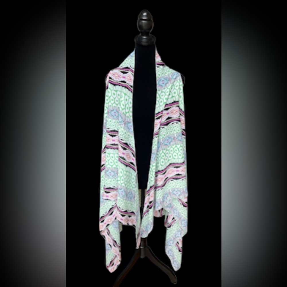 Long Flowy Aztec Pattern Vest - Picture 4 of 17